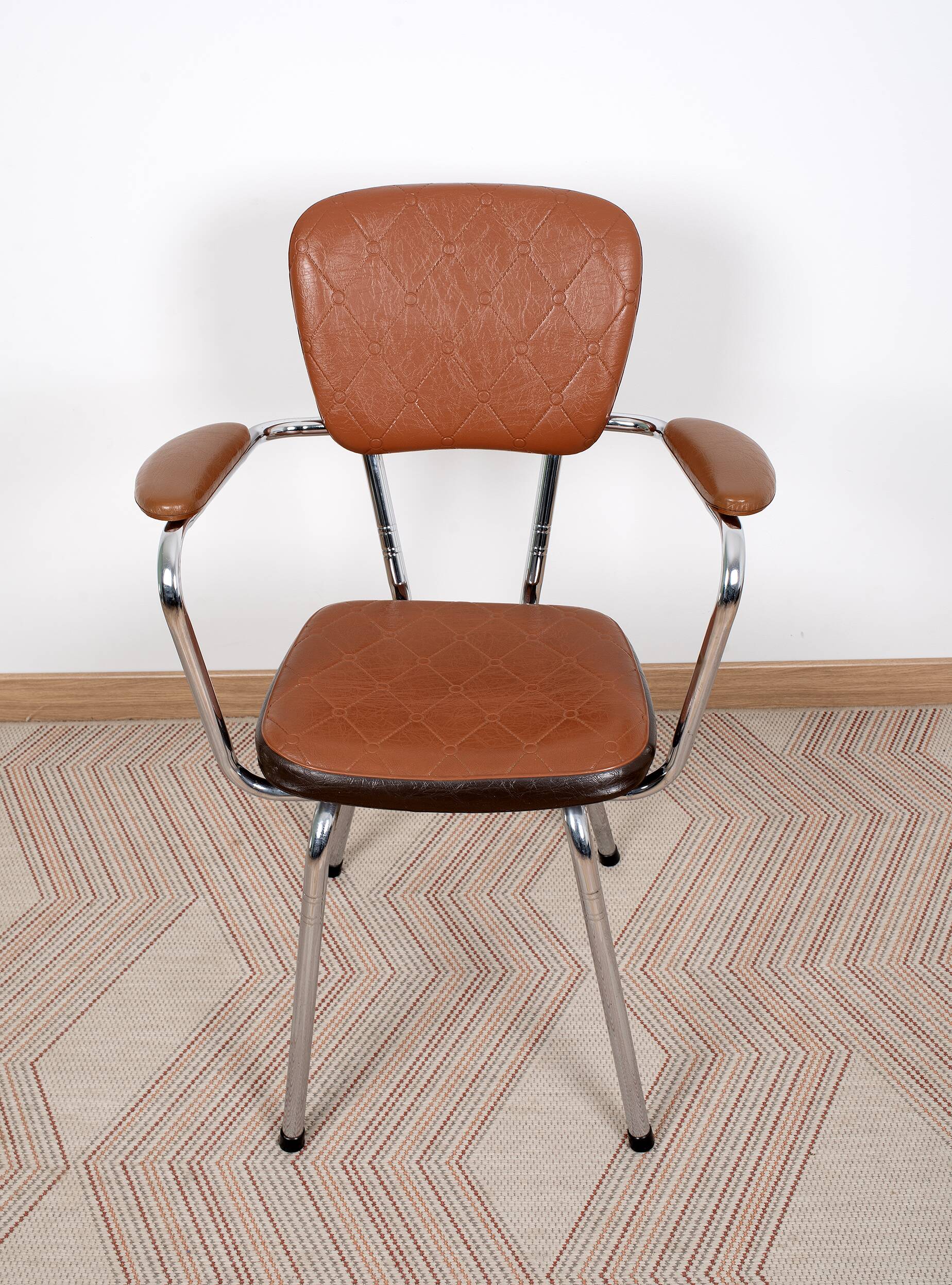 Chaise vintage chromé, marque l’auvergnate