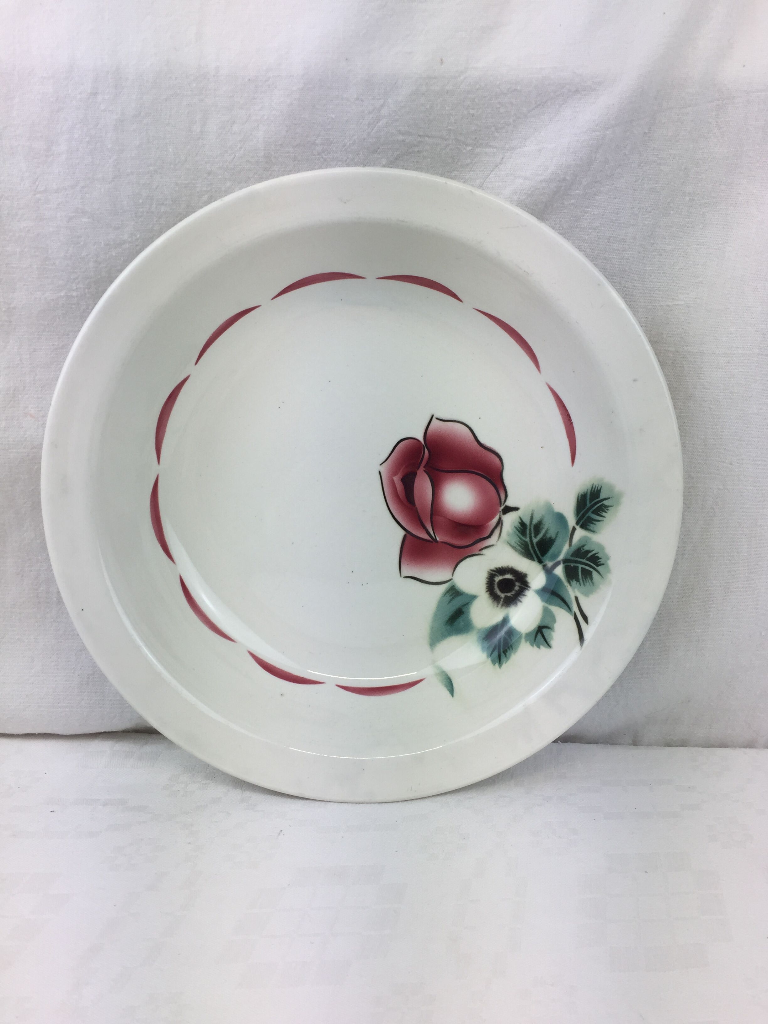 Hollow dish of round shape, made in France Digoin Sarreguemines