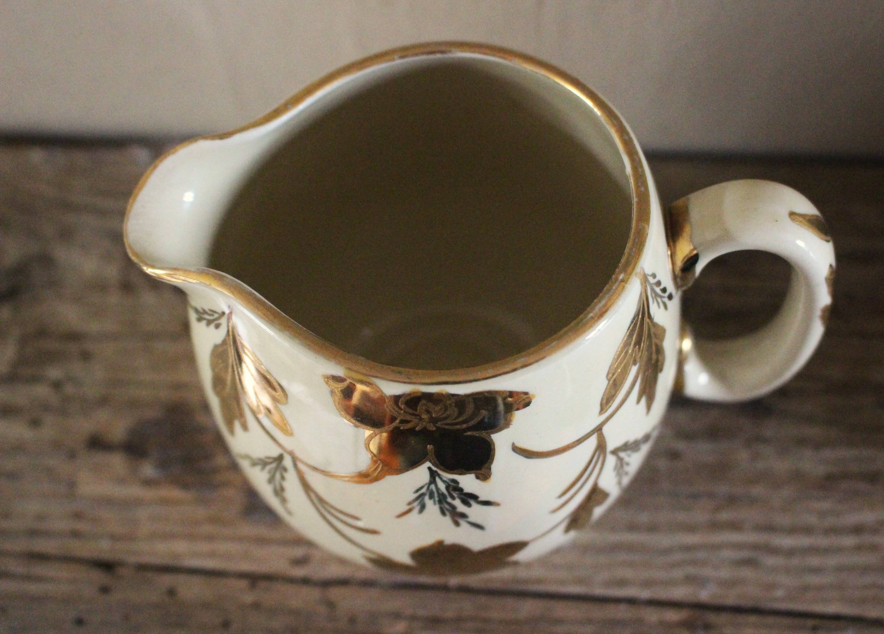 Sadler gilding milk jug English earthenware
