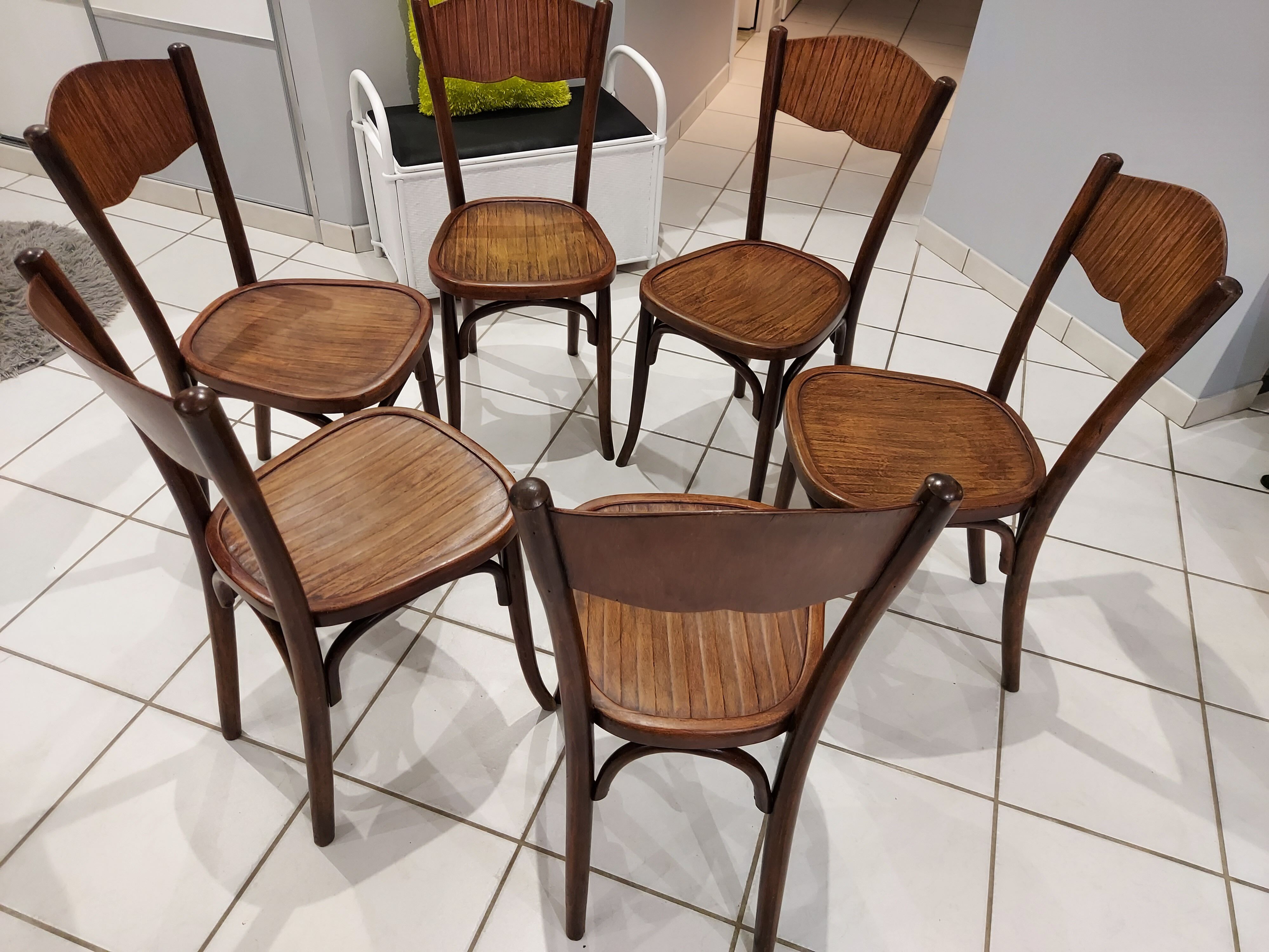 Suite de 6 chaises de Bistrot Baumann année 1930