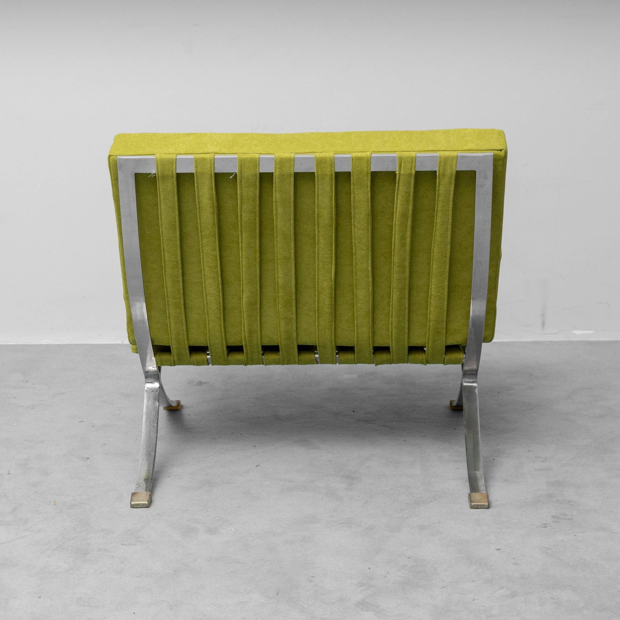 Pair of vintage lounge armchairs in chromed metal and green fabric – 1960s
