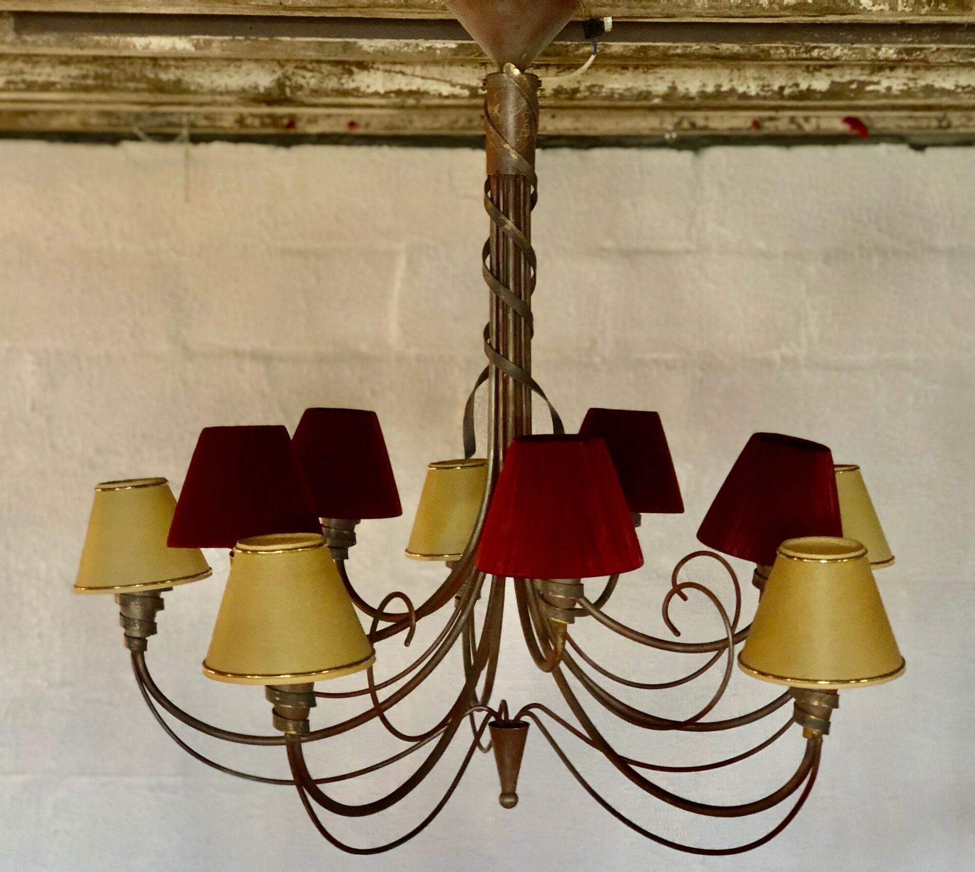 Italian chandelier 10 fires in patinated wrought iron burgundy and gold