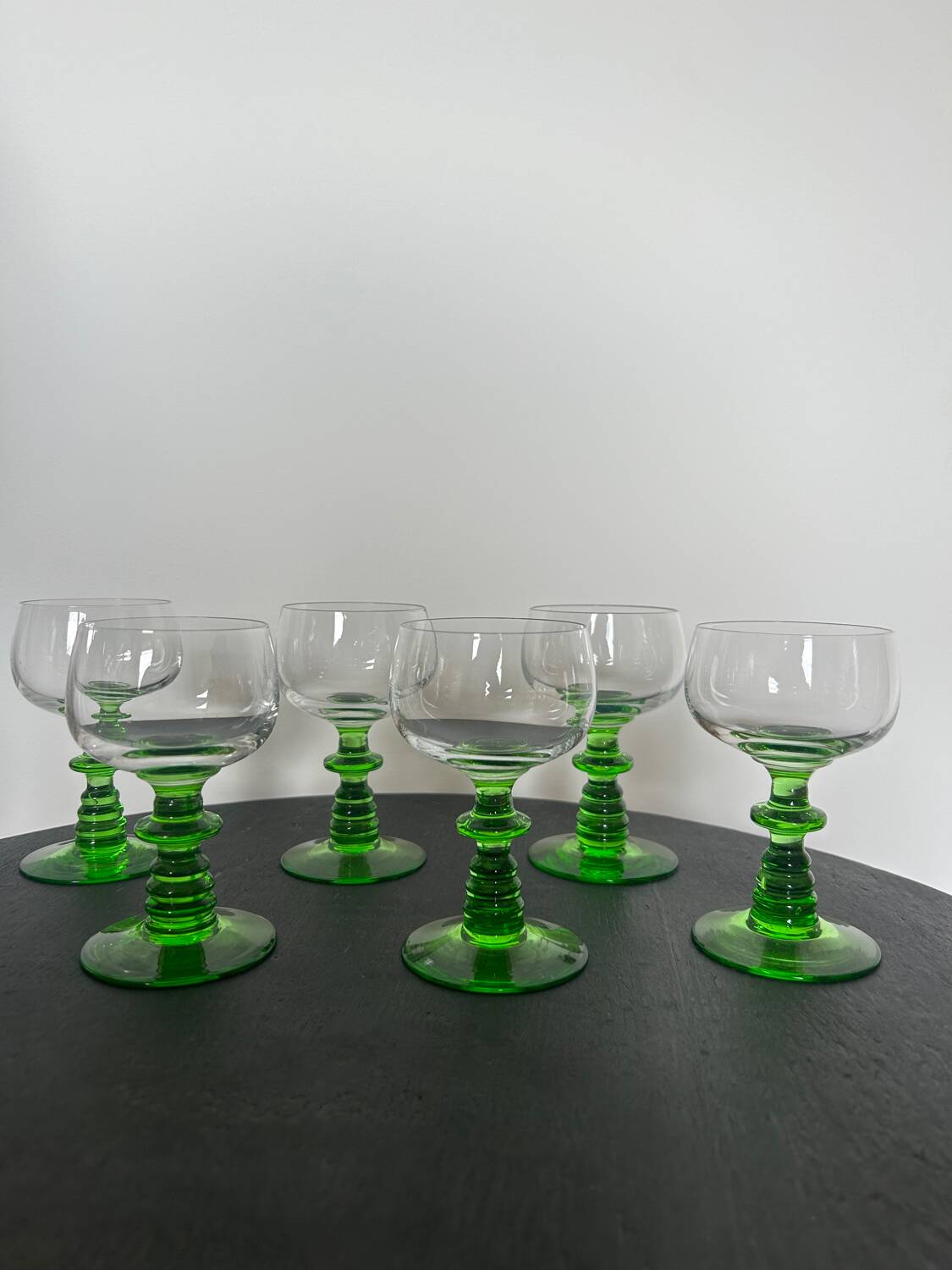 Set of 6 vintage emerald green stemmed glasses