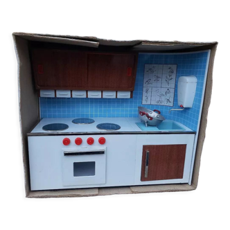 Miniature kitchen in screen-printed sheet metal