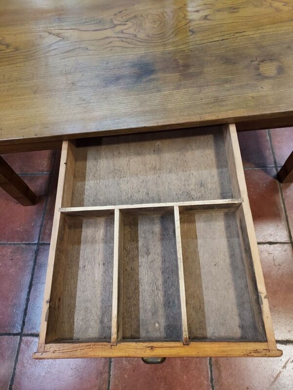 Table de salon en sapin