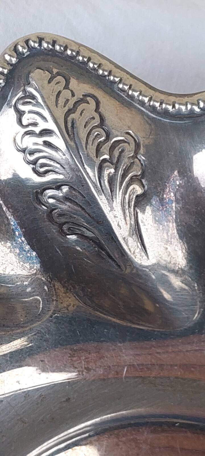 Italian Centrotavola in chiseled 800 silver hallmarked in very good condition