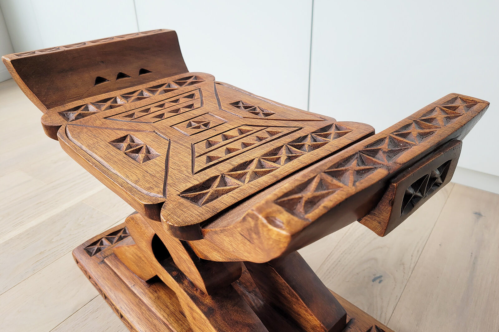Tabouret ashanti ghanéen 'Wisdom Knot' Afrique