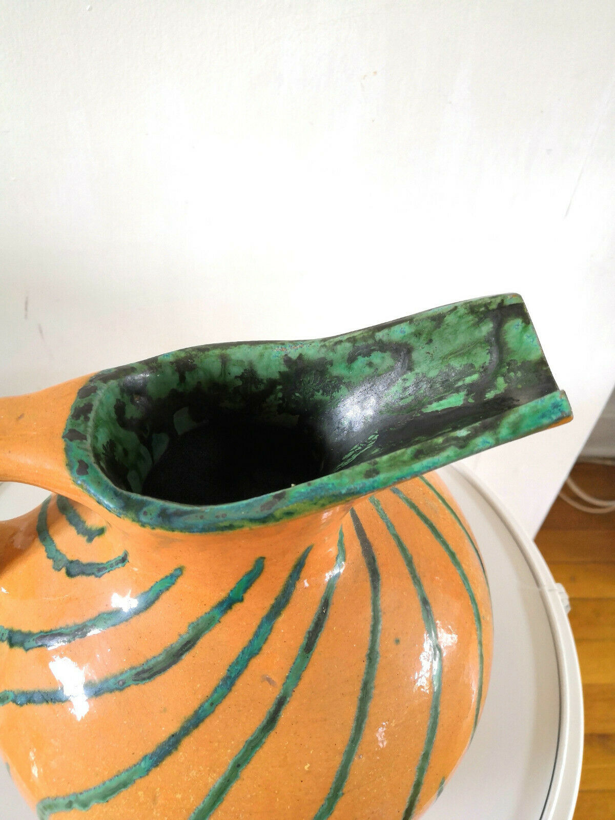Ceramic pitcher design 70s signature to identify