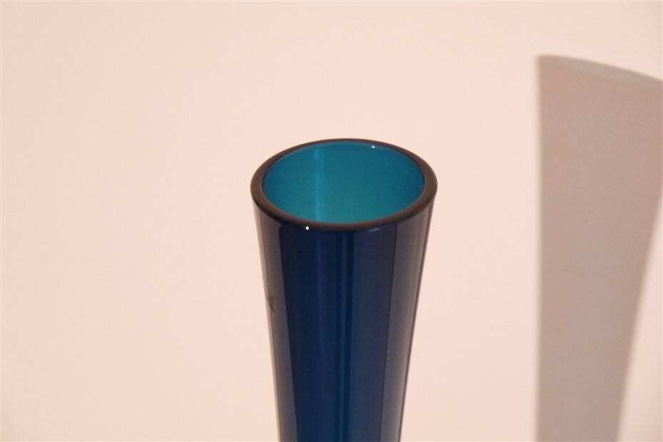 Blown glass vase by Arthur Percy 1970