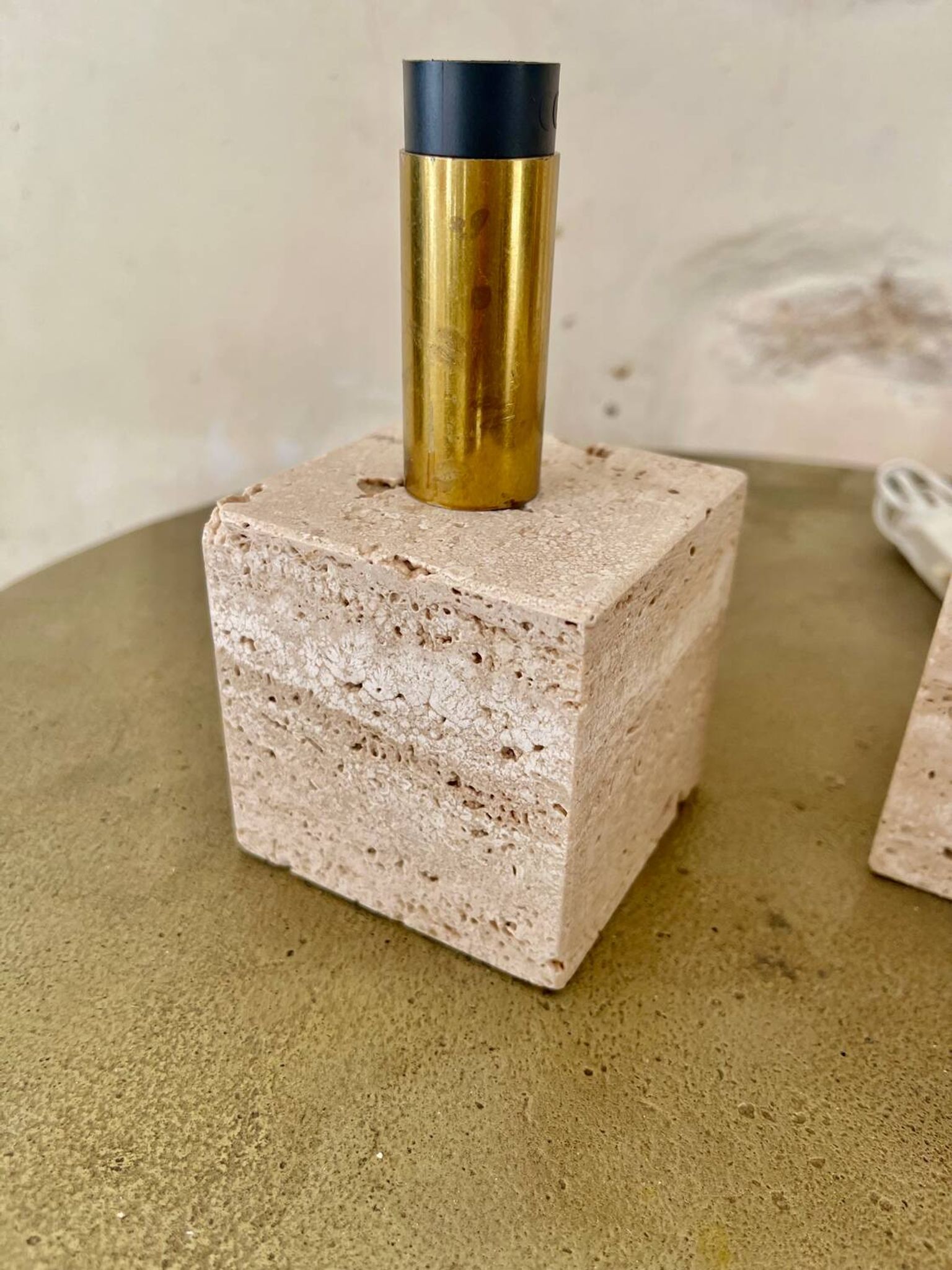 Cerri Nestore pair of travertine marble lamps, Italy 1970