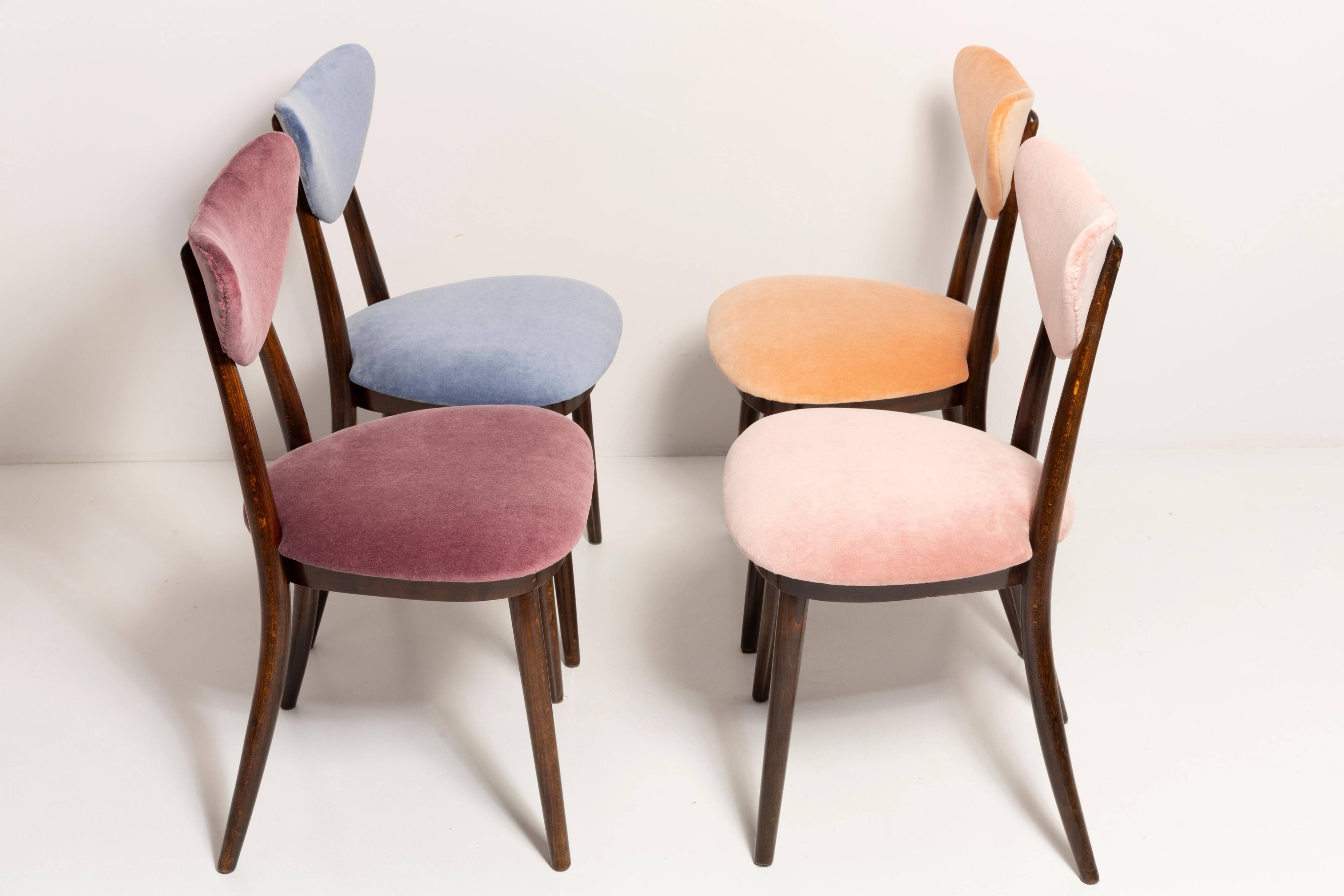 Chaise cœur en velours de coton bleu violet mid-century