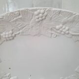 Large serving dish in white Barbotine