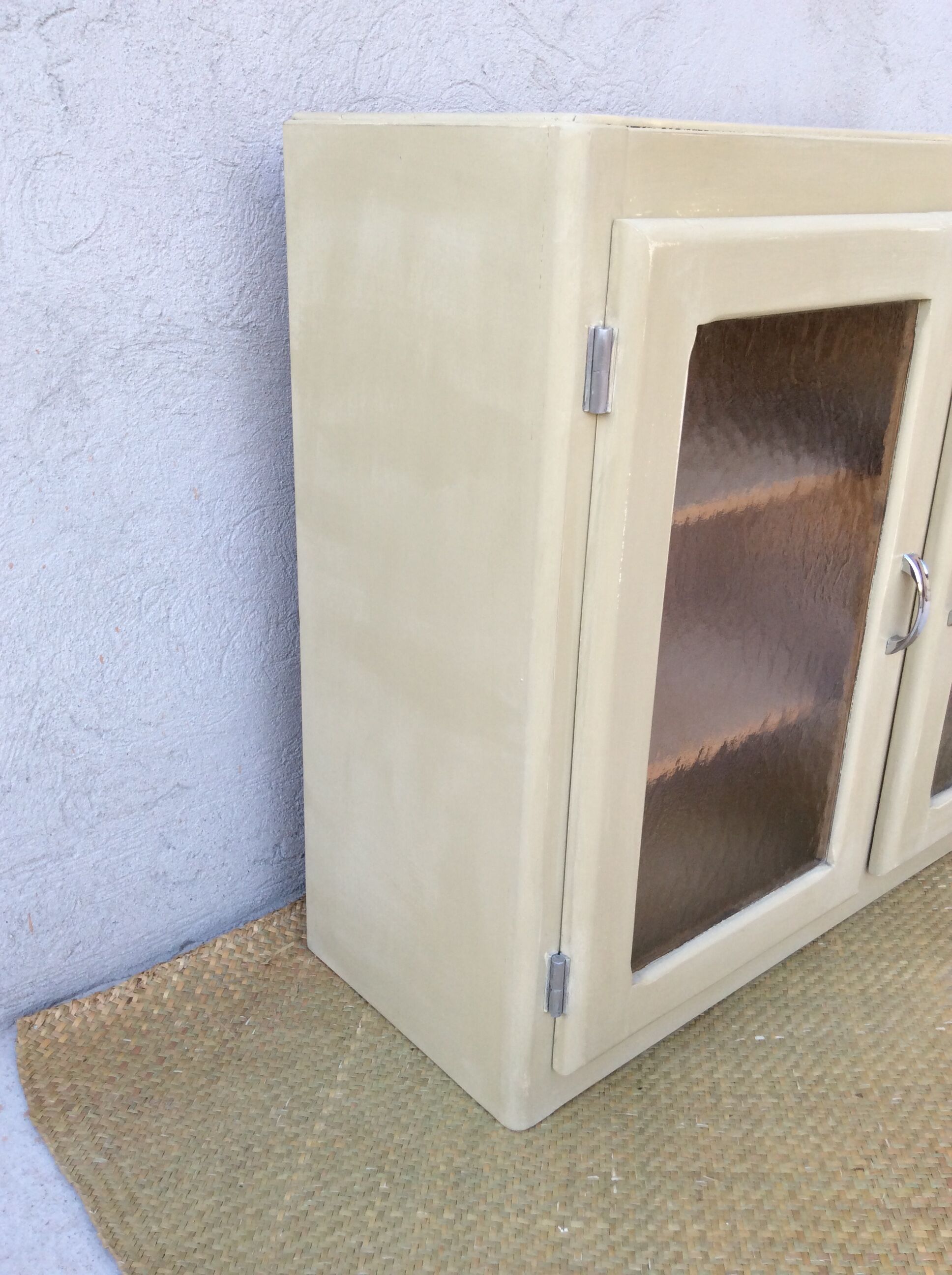 Top buffet glass doors 50s patinated almond green