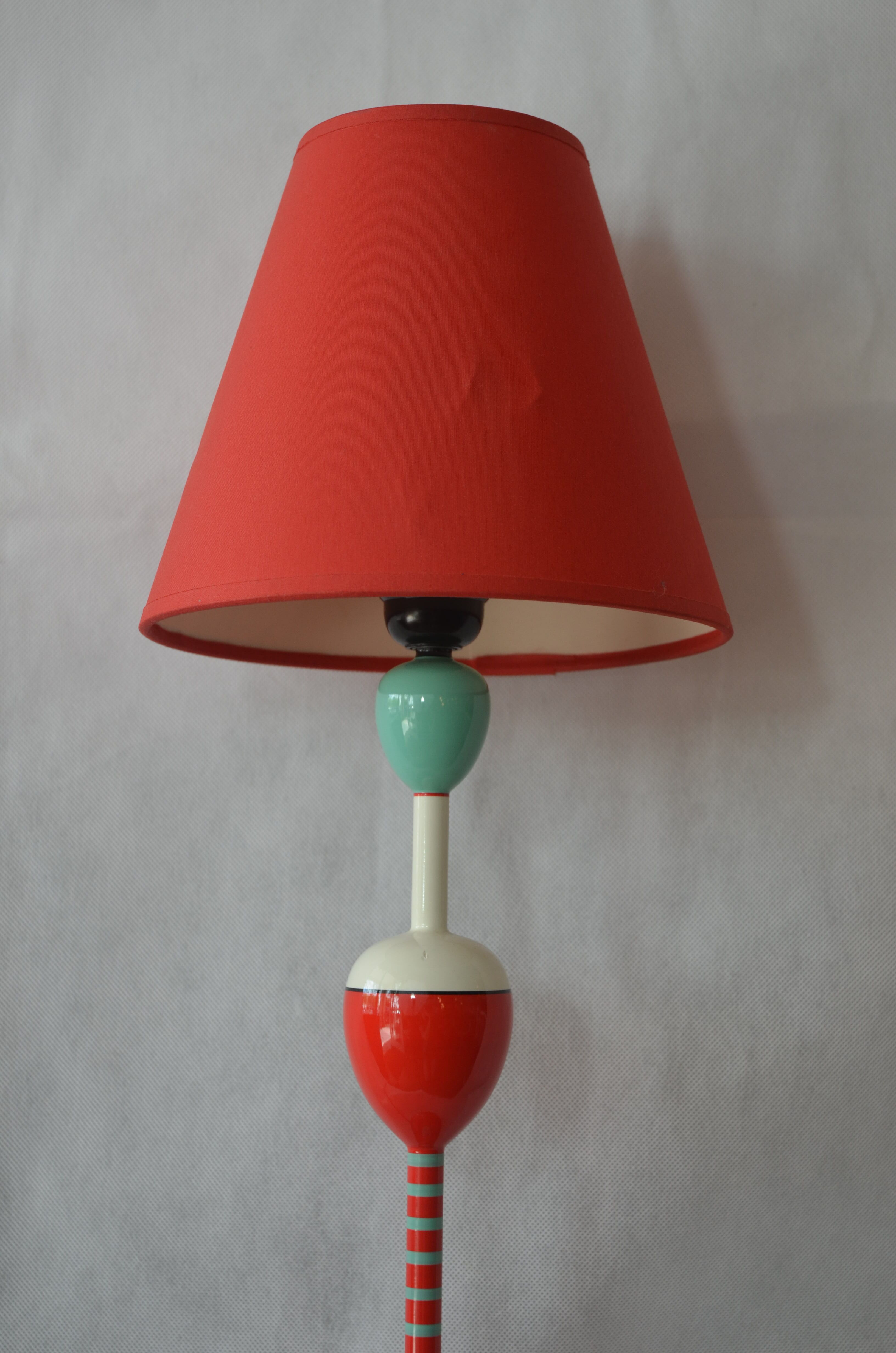 Memphis lamp