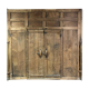 Ancienne porte en bois avec son encadrement
