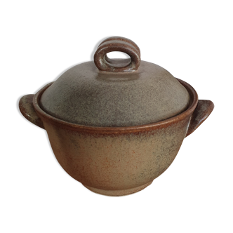 Sandstone pot with lid