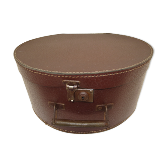 old half-round hat box year 30