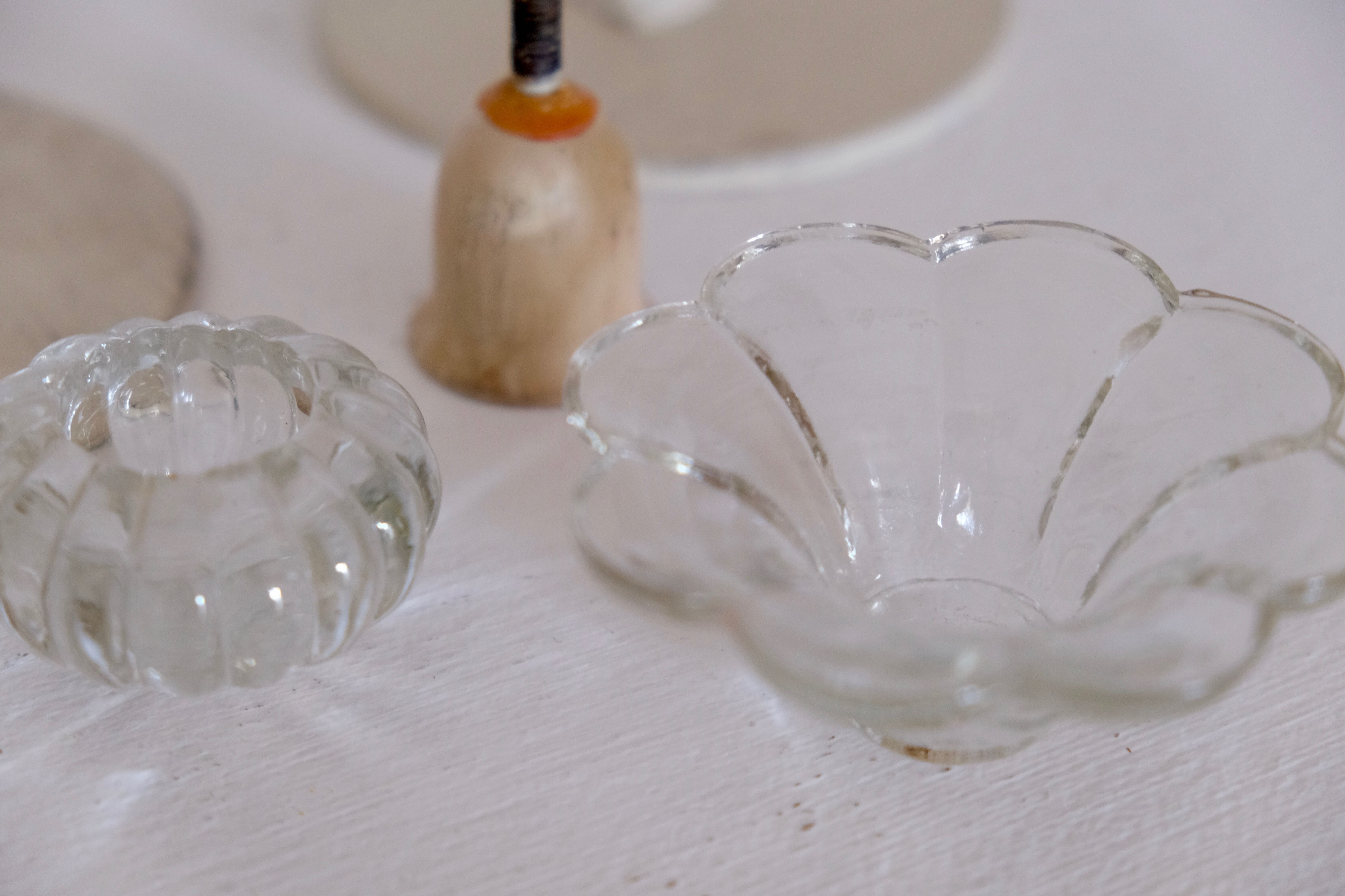 Set of 2 candle holders flower painted metal and glass