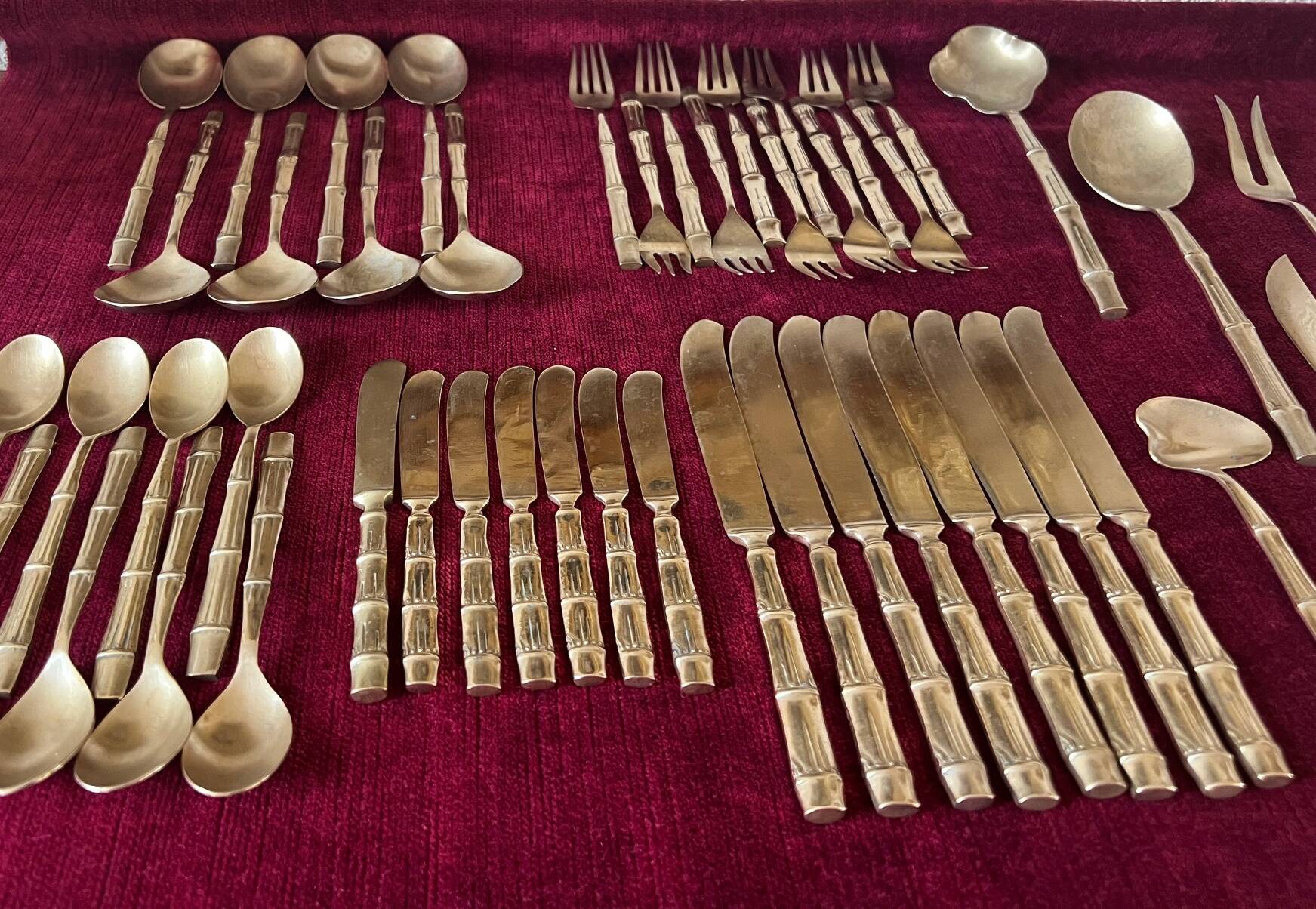 Set de couverts en bambou. 47 pièces. Laiton massif.