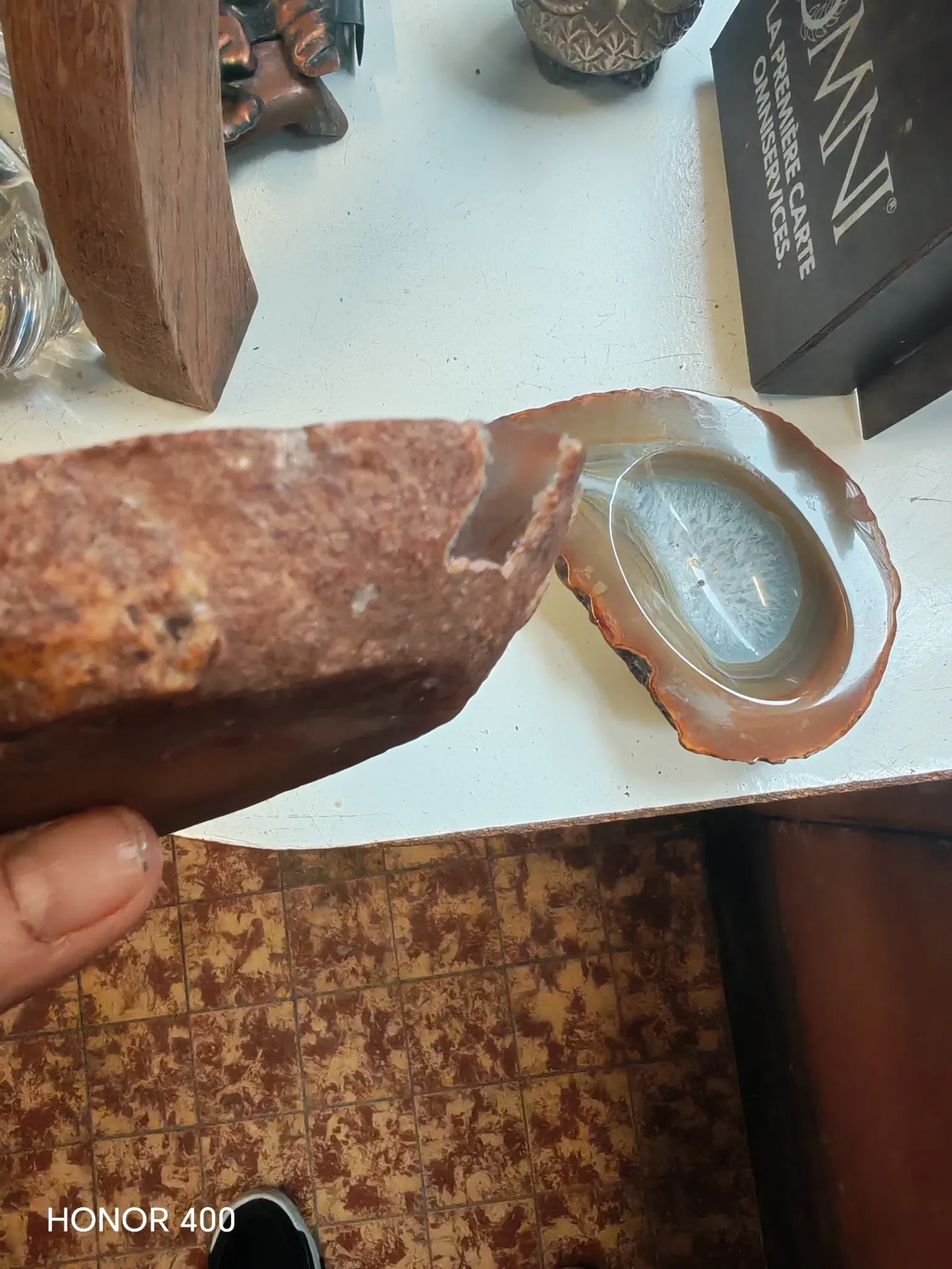 Pair of vintage 1970s polished natural agate catchalls.