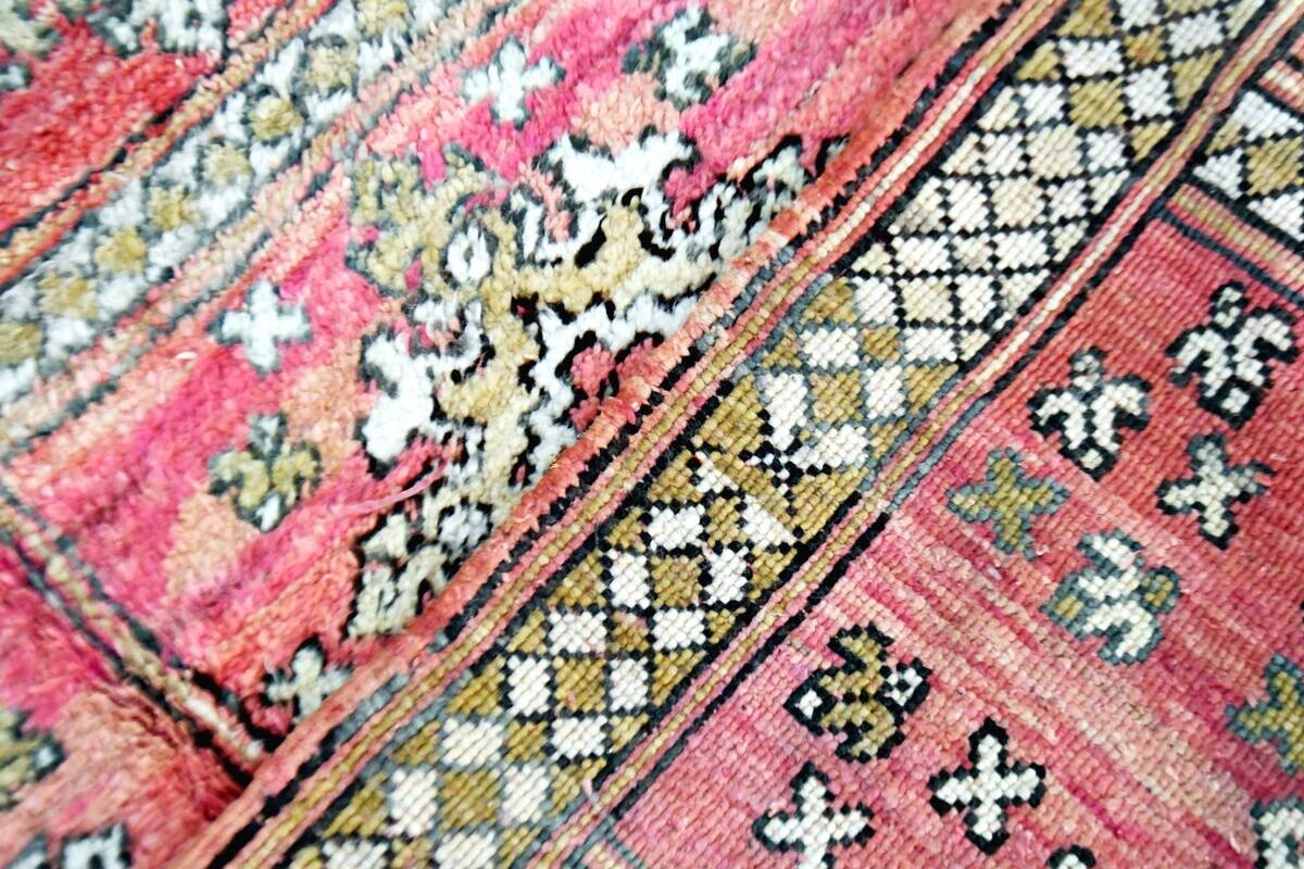 Moroccan Berber rug Zemmour vintage 212 x 160 cm
