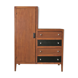 Walk-in wardrobe Dresser
