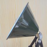 Tripod lamp with adjustable height