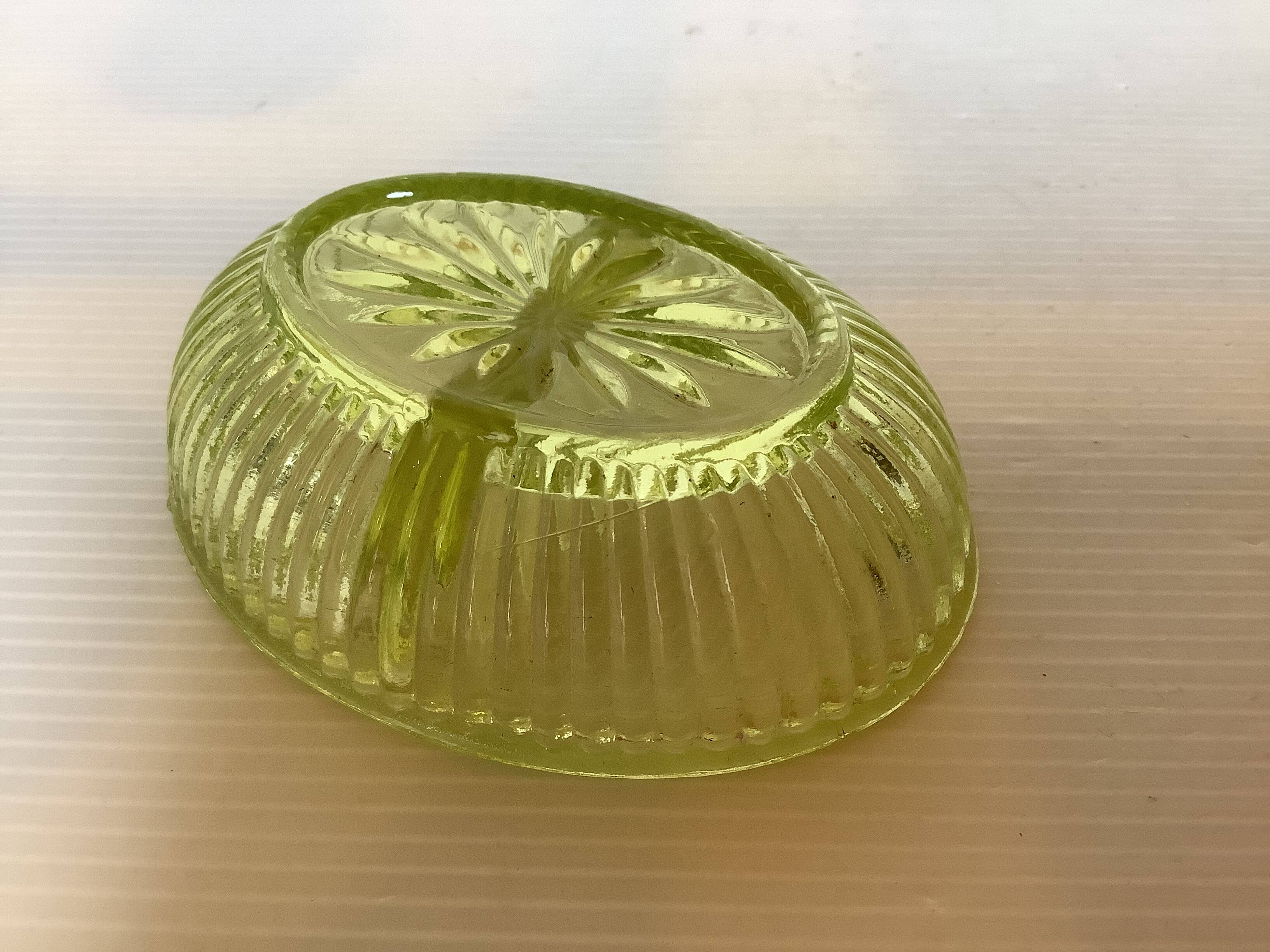 Old uraline salt and pepper shaker