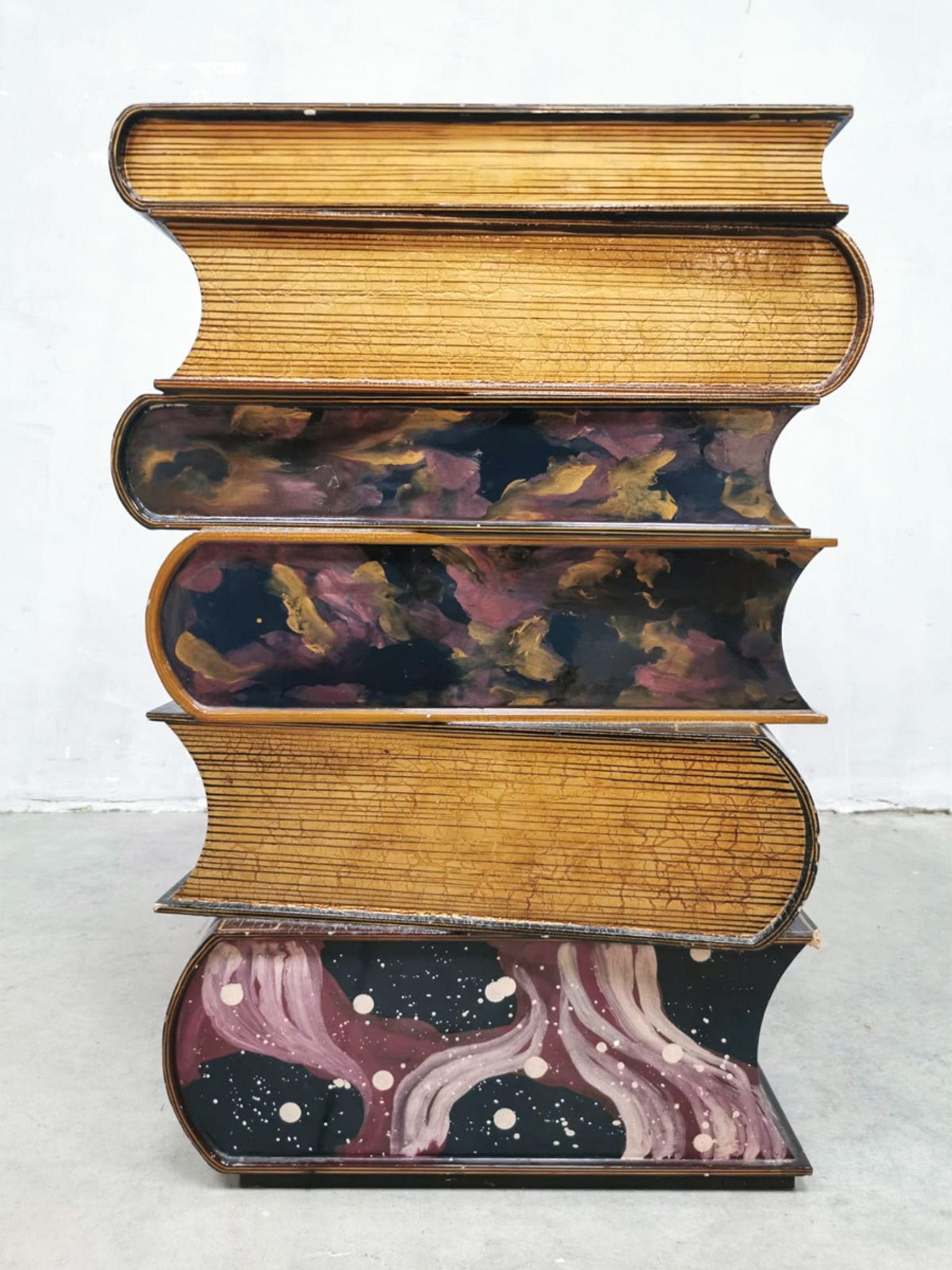 Vintage stacked book sidetable ‘History of art’