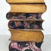 Vintage stacked book sidetable ‘History of art’