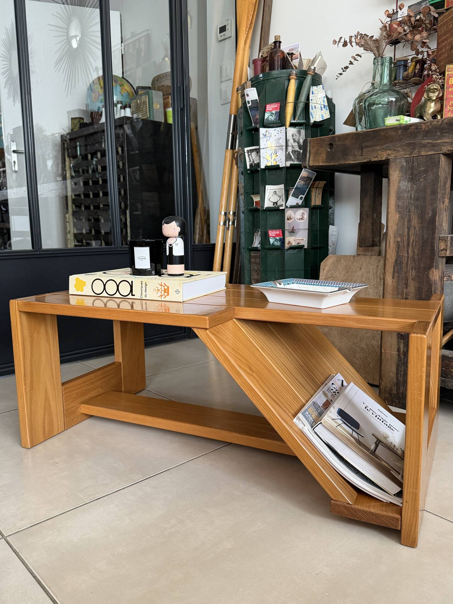 Brutalist coffee table in solid elm — Maison Regain (1970s)