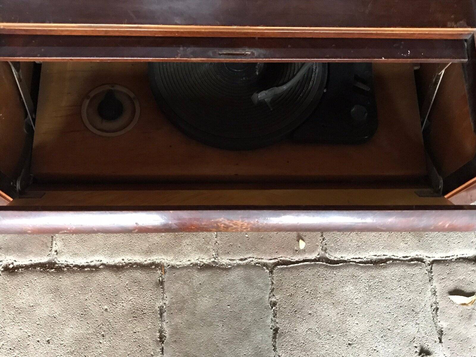 Orion turntable from the 1950s, brown wood and plastic, AL 101 Budapest platter.