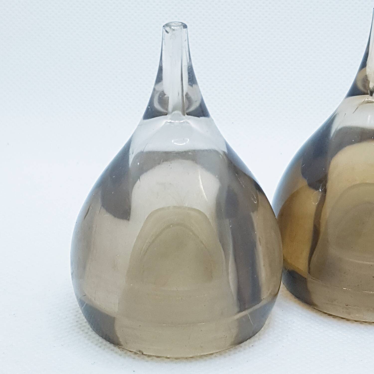 Salières et poivrières en forme de larme