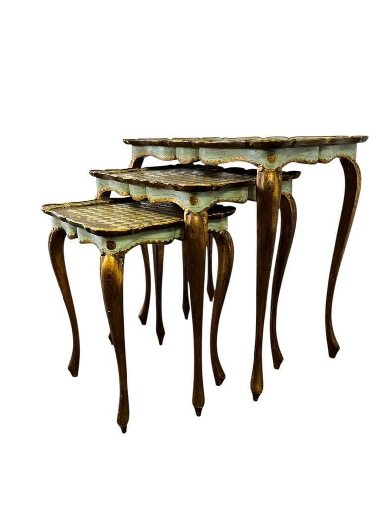 Set of 3 vintage nesting tables / side tables