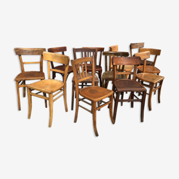 12 chaises bistrot vintage dépareillées