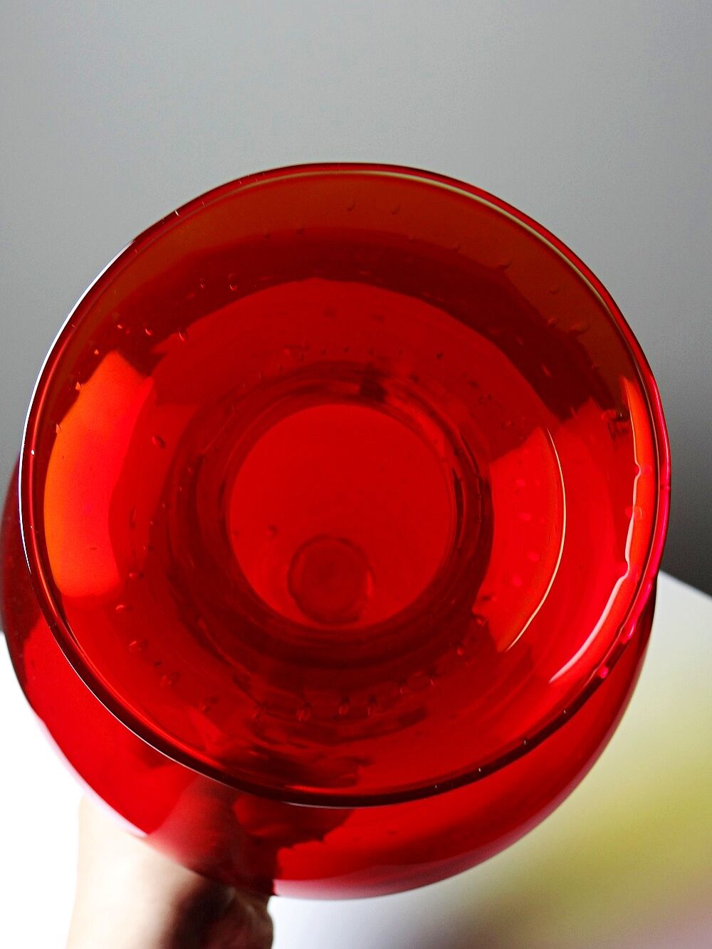 Vintage blown glass vase with "controlled" bubbles in red and yellow, 1960s-1970s.