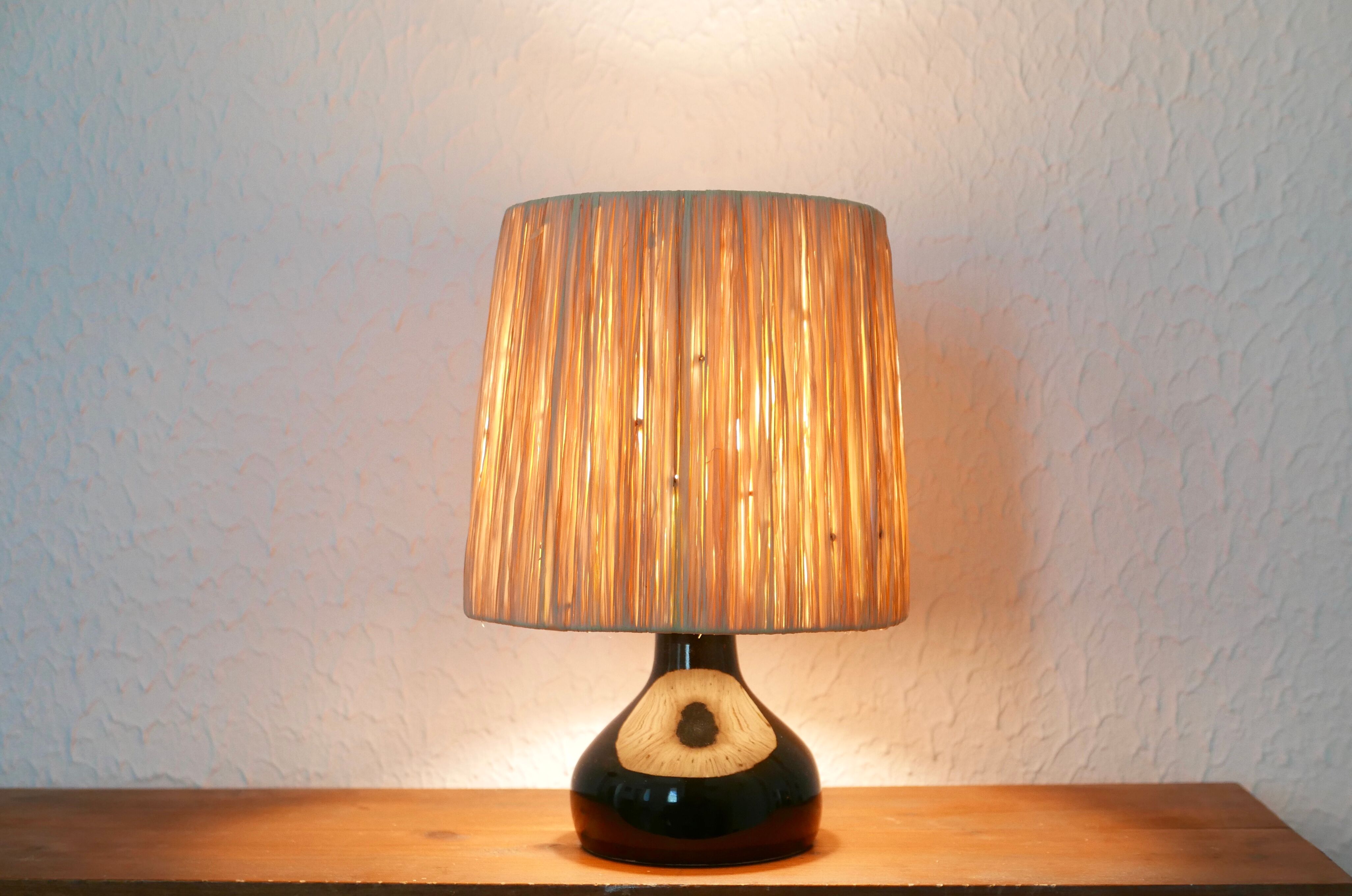 Black ceramic lamp, raffia lampshade, 70s