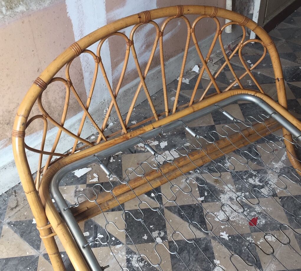 Rattan basket bed of the years 60