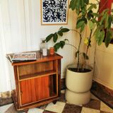 Furniture bar pivotant