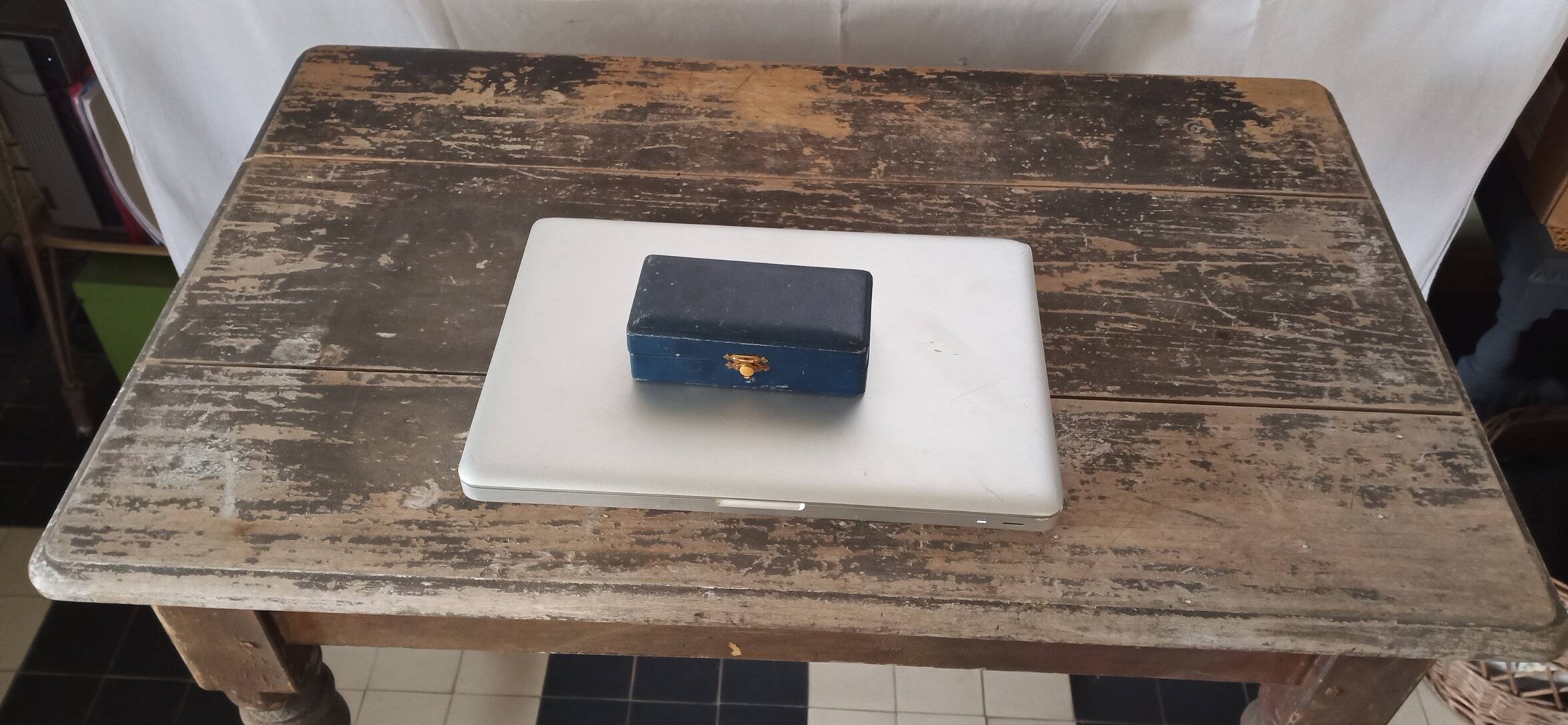 Table with turned legs