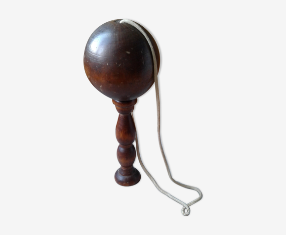 Bilboquet en buis