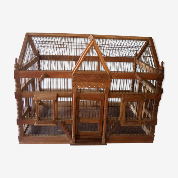Grande cage en bois