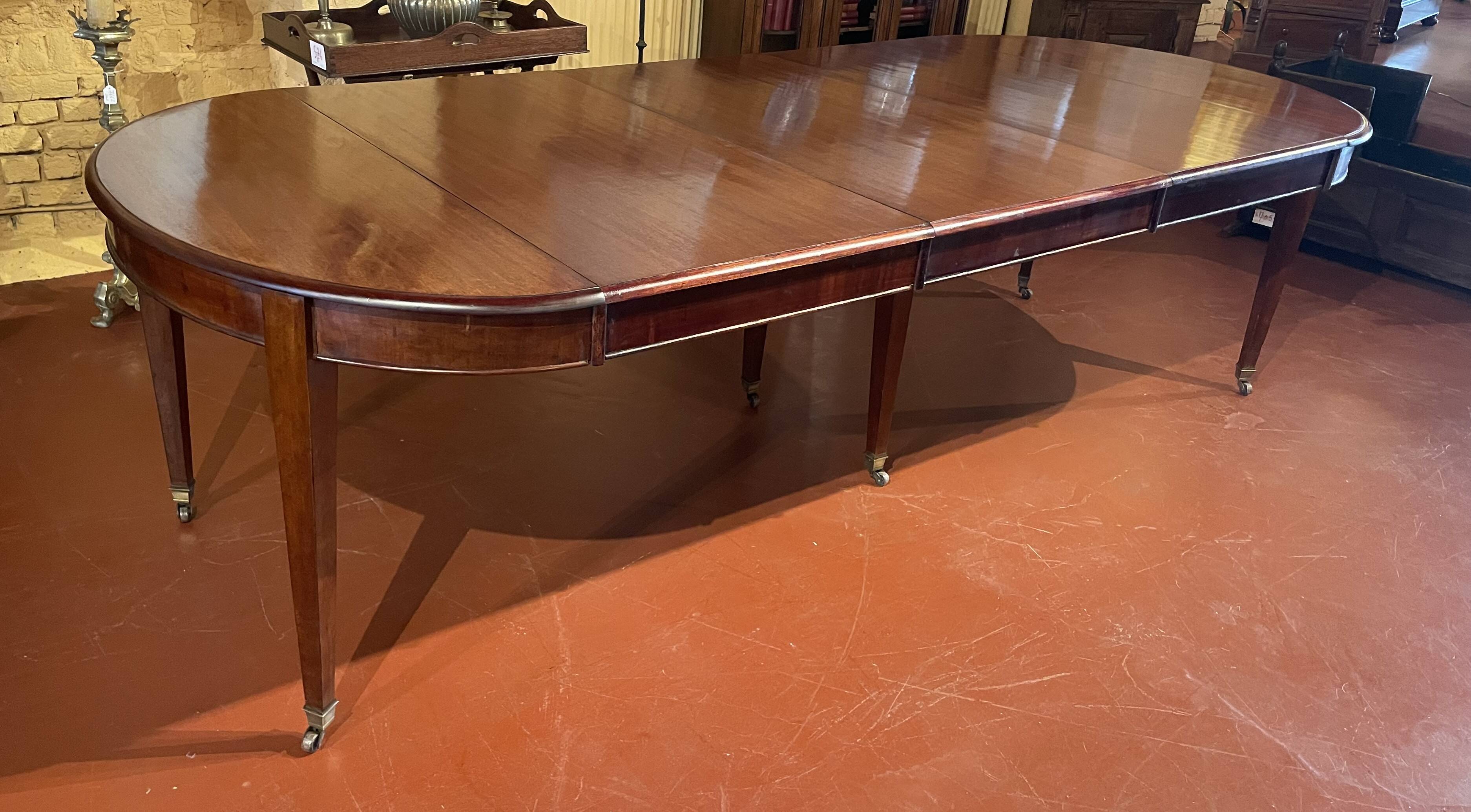 Extensible dining table Louis XVI in mahogany with band - 19th century