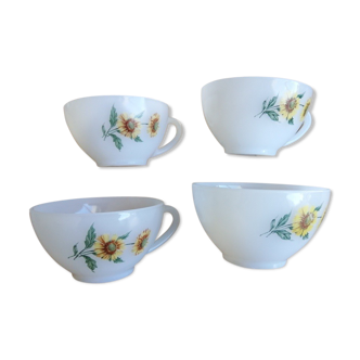 Set of 4 arcopal cups
