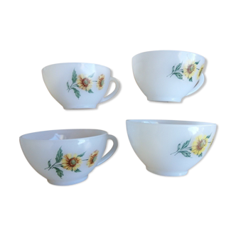 Lot de 4 tasses arcopal esprit vintage