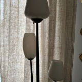 Tripod floor lamp