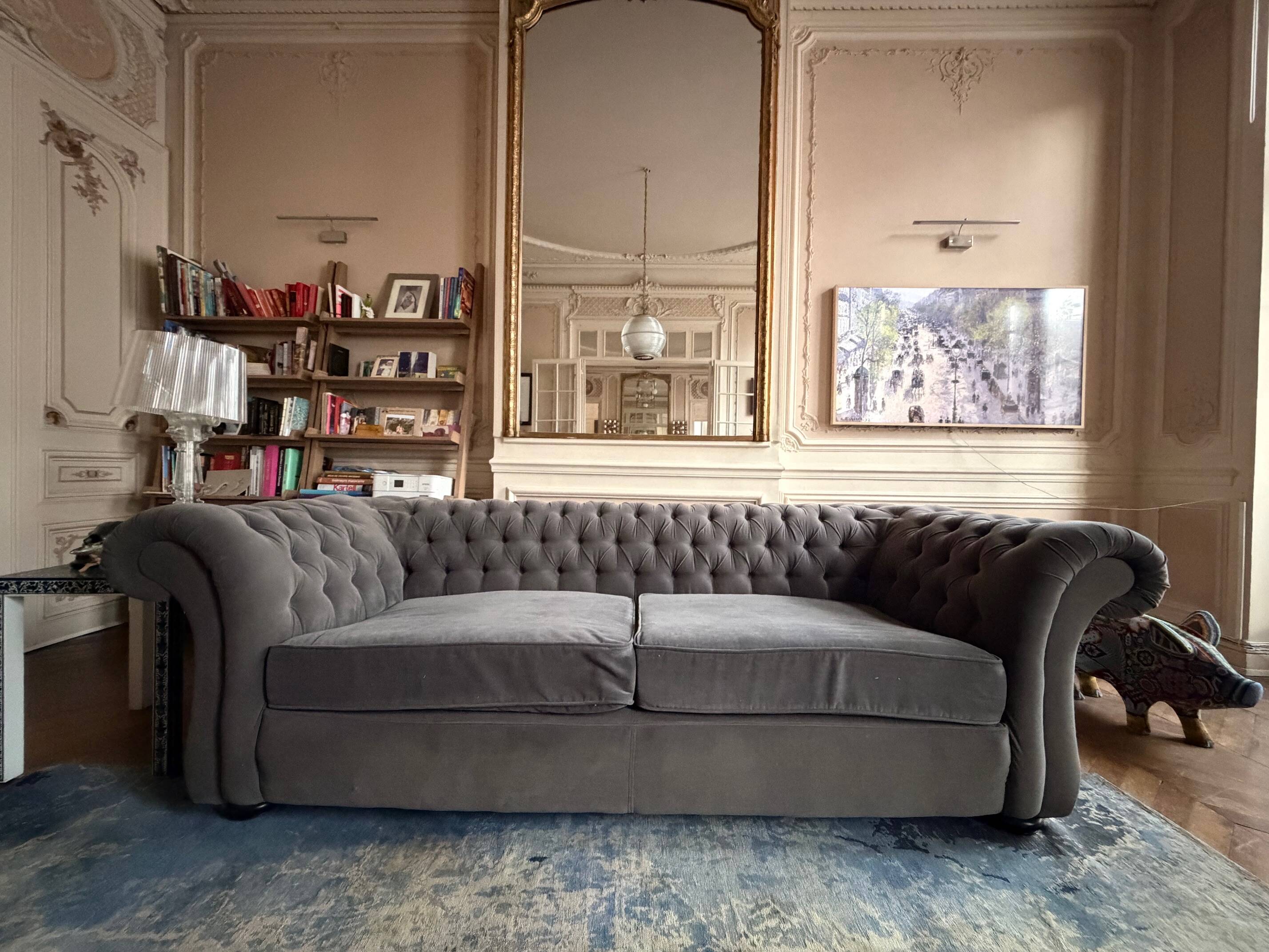 Paire de canapés Chesterfield