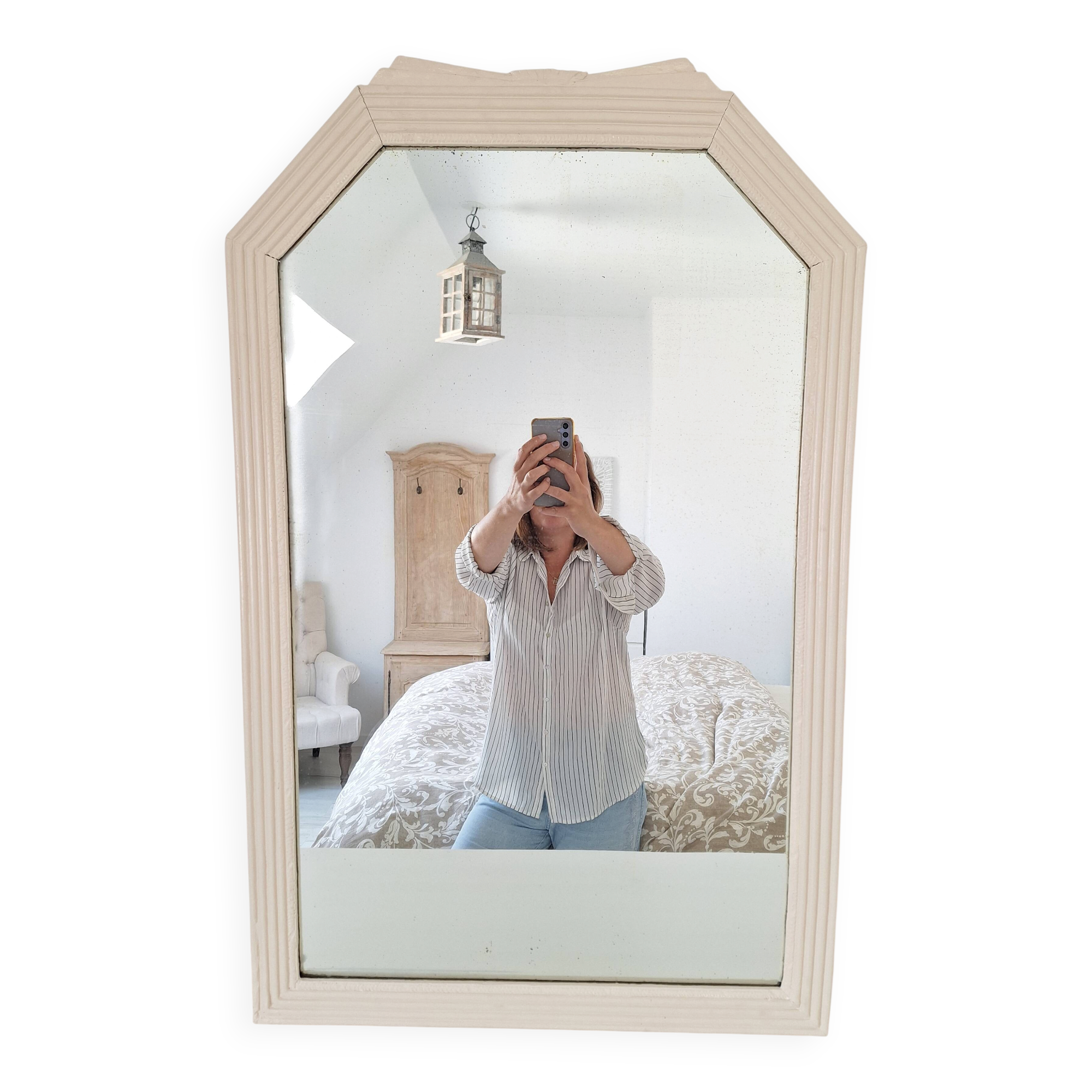 Miroir biseauté et mouluré beige
