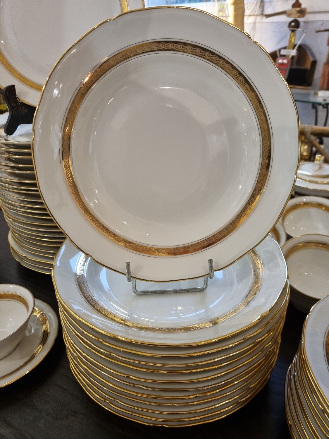 UM Limoges table service, Art Deco gold thread porcelain 80 pieces