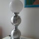 Lampe vintage aluminium et opaline signée